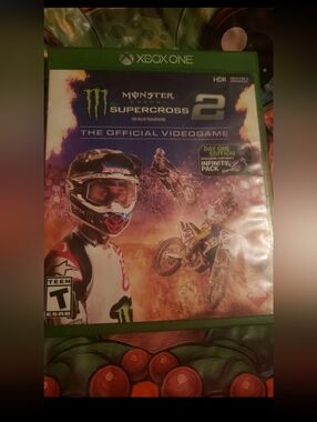 Monster Energy Supercross 2 - Xbox One (Green, Purple, Orange)